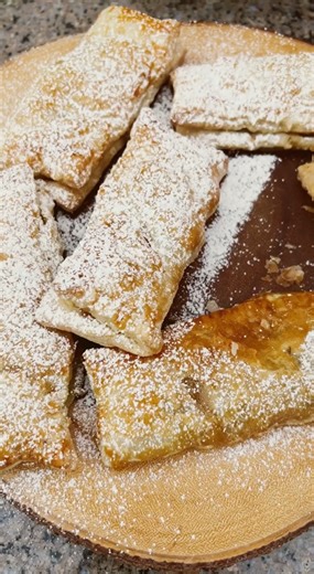 Homemade apple pie turnovers: easy dessert
