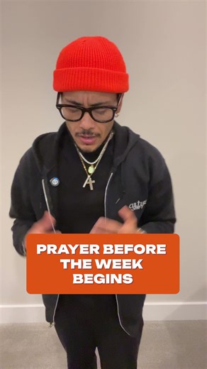 Sunday sets the tone for the entire week. This prayer helps you enter Monday grounded, calm, and aligned with God. I’m Raven Trammell, founder of Spiritual Off Season, helping Christian entrepreneurs build faith-based businesses through prayer and Kingdom strategy. Follow for daily faith training at 6am EST 🙏🏾 #SundayPrayer #StartTheWeekRight #FaithAndBusiness #ChristianEntrepreneur #Peace #fyp