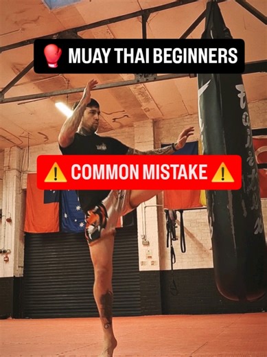 ⚠️ One of the most common beginner habits I see on the pads is kicking and hopping on continuous kicks ❌️ When you hop after every kick, you’re losing your base 🚫 That means less balance, less control, and weaker kicks. It also makes you much easier to sweep or knock off balance. Over time, it becomes a lazy habit - you stop resetting your stance and rely on bouncing instead of solid retractions. ➡️ Instead, focus on staying grounded. Kick > reset your base > kick again. A solid base gives you: