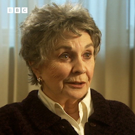 #OnThisDay 2003: Film 2003 met Lower Holloway's Hollywood film star Jean Simmons, sharing anecdotes about Great Expectations, Guys and Dolls and Spartacus. | BBC Archive
