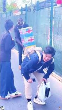 Box falling prank 🤣🤣🤣#funny #funnyvideo #funnyfail #prank #box