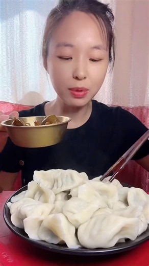 Soft Steamed Dumplings with Savory Dipping Sauce