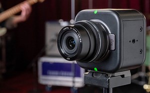 Câmera Logitech Mevo Core 4K faz lives sem fio em qualquer lugar