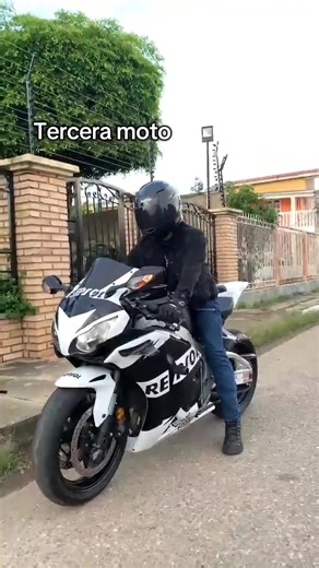 Todo se logra con dedicación y trabajo duro #toro #rk6 #cbr #goals #biker