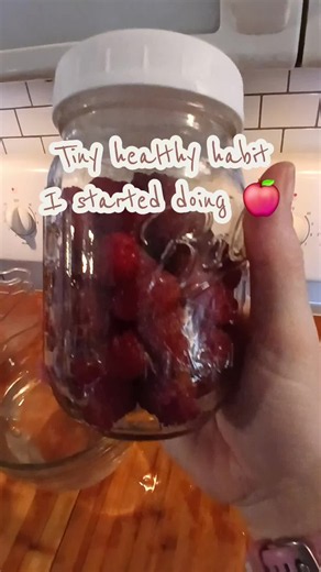 I try to focus on tiny healthy habits that actually fit into real busy life 🍎🍓 One simple thing I started doing is soaking fruits in water with a little baking soda. After learning studies suggest it may help remove some surface pesticides. It’s affordable, easy, and doesn’t take much effort. I’ve also been learning more about simple wellness habits overall and how little daily choices can add up over time. Some even use small amounts of baking soda in water for things like digestion or acid b