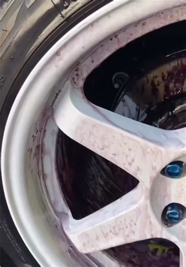 Koch Chemie’s Magic Wheel Cleaner🔥❗️ powerful, viscous, acid-free rim cleaner that is safe on all wheels and provides innovative performance to mildly and thoroughly clean rims and rim wells. Its reactive component dissolves iron particles with characteristic red discolouration. Magic Wheel Cleaner is available in store right here at The Detail Shoppe AND online, grab yours while supplies last! #kochchemie #gyeon #autodetailing #cardetailingproducts #cardetail