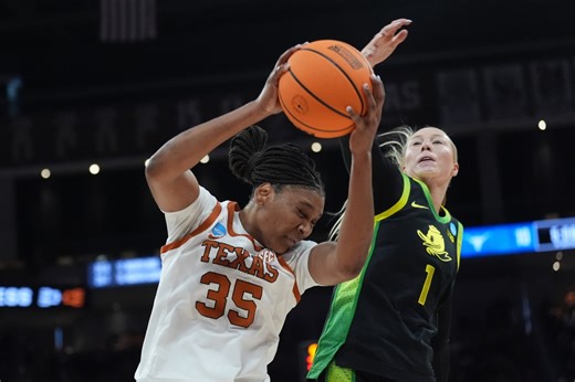Booker’s 40-piece powers top-seeded Texas over Oregon, into Sweet 16