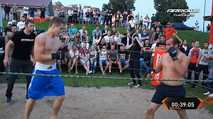 595K views · 2K reactions |  Un Boxeur contre un Lutteur, le combat est spectaculaire ❗ Street Fight Championship | Octopus | Facebook