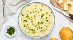 Simple Garlic Mashed Potatoes Recipe - Mashed