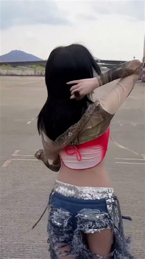 𝖹𝖺𝗅𝖺𝖻𝗂𝗆 𝗓𝖺𝗅𝖺𝖻𝖺𝗆 𝗓𝖺𝗅𝖺𝖻𝗈𝗈𝗆 #BABYMONSTER #AHYEON #아현 #MOON #shorts 4k ai upscale