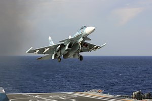 Russian Su-33 fails to land on aircraft carrier, sinks: video