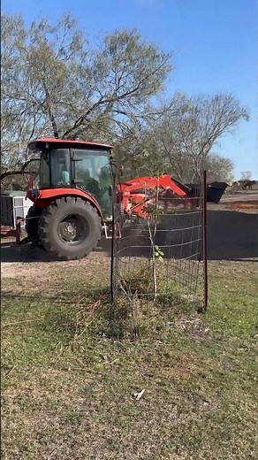 Bad Boy 5055 doing work. #wallercountyequipment #badboytractors #spreadinggravel #muldoontx