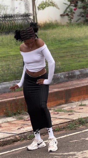 Shay You No Go Hold Me Tight - Nigeria Carnival Vibes