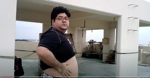 Man sheds half his body weight, looks like a handsome model in just one year