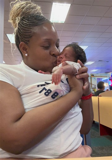 Peach McIntyre: Mastering Baby Wearing with 9 Kids