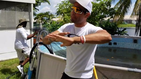 I secretly added my pet fish to a public aquarium