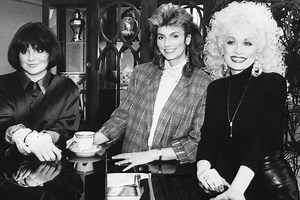 The 10 Best Country Songs About Flowers