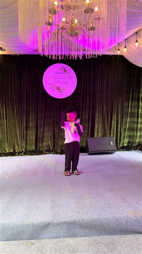 Video của Bảy (@tuilabelone) về bill taking off his exoskeleton