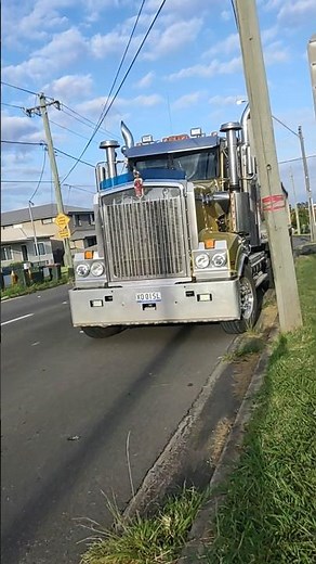 Powerful Australian Trucks Conquering the Outback!