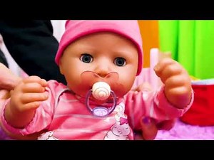 Boneka Baby Born dan Baby Annabell | Bermain Berpakaian dan Berjalan di Taman
