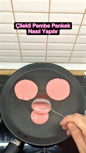 ÇİLEKLİ PEMBE PANKEK TARİFİ 👉