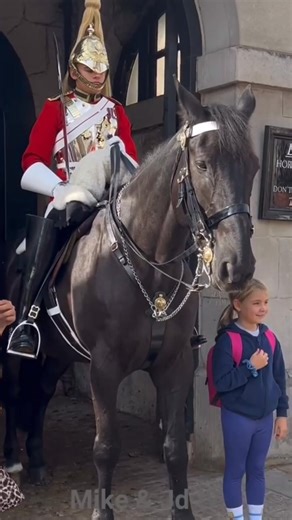 Kings Guard watching you lady so Don’t Grab it! #Shorts | Eve Laura