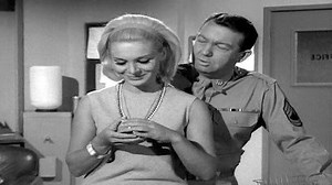 Watch The Saint Season 2 Episode 8 - The Hijackers