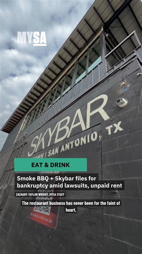 The restaurant business is brutal — but the story behind Smoke BBQ Skybar goes far beyond rising food costs. 💸 Court records obtained by MySA show owner Adrian Martinez has filed for bankruptcy, claiming nearly $2.7 million in debt, no property, and less than $50K in assets — despite multiple lawsuits, unpaid rent, delinquent taxes and investors seeking hundreds of thousands of dollars. 🚨 From rapid expansion to shuttered locations, disputed leases and unanswered questions about missing revenu