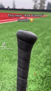 A new offering from Axe Bat! Huuuuge adjustment from their traditional axe handle 👀 | The Baseball Bat Bros