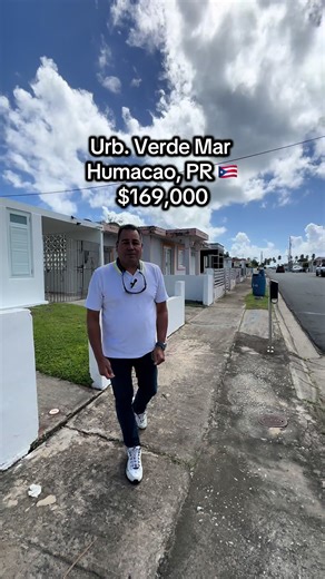 🚨 EN VENTA – VERDEMAR, HUMACAO 🌊 $169,000 🏡 3 habitaciones | 1 baño A minutos de la playa en Punta Santiago ¿Buscando vivir cerca del mar o invertir en el área este? Esta puede ser tu oportunidad. Solo compradores motivados. Khyrsys Gutiérrez del Arroyo | Realtor® Lic. C-26689 📲 787-529-0568