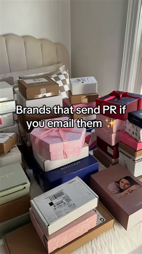 HEREMPIRE | UGC CREATOR COACH on Instagram: "📌 Comment “UGC” to become a UGC creator Here’s how it works ⬇️ ✨ First things first — what is UGC? UGC is when you create photos and videos for brands to use on their social media pages. You actually don’t need a following because you’re not posting it on your own socials! So while you’re still growing your account, you can already start making money. I had under 200 followers when I landed my first $600 UGC deal. Why do brands want UGC? Because they