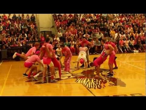 Senior Boys Funny Dance - Kickapoo High School Powderpuff Cheerleaders Pinkout!