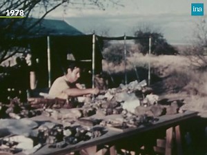 72K views · 2.5K reactions | DISPARITION. Le paléontologue Yves Coppens est mort à l’âge de 87 ans. Il était connu pour avoir découvert Lucy, une ancêtre vieille de 3 millions d'années. En 1978, il revenait sur cette incroyable découverte. | INA | Facebook