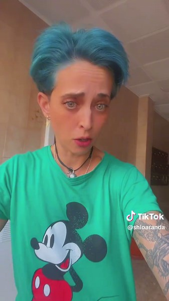La vacilona de Seur me deja el paquete en la calle…Pa flipaaaaaa #paqueteria #seur #sinverguenza #parati #compartir #shioaranda