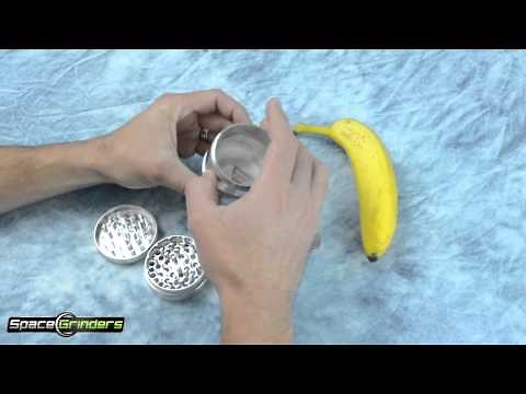 Space Case 4 Piece Medium Product Demonstration - Space Grinders