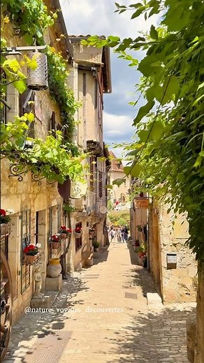 Il a été élu parmis les plus beaux villages de France ♥️