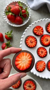 147K views · 6.5K reactions | STRAWBERRY CHOCOLATES  Delicious summery snack. Head to my website food-bites.com (link in bio) for more healthy and sweet treats. Wishing everyone a wonderful Monday! #strawberry #chocolate #treats #healthysnack #funfood #foodart #carving | Foodbites | Facebook