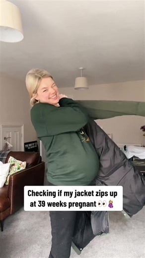 Magic Pregnancy Jacket Transformation at 39 Weeks Pregnant