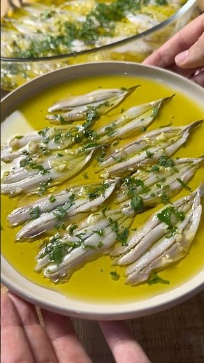 La famosa tapa española: cómo hacer boquerones en vinagre
