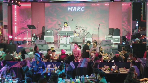 ✨🎄 It’s Christmas Eve, VPop Live style! Unlimited grill, buffet, drinks, and a night filled with music, lights, and festive performances you’ll never forget! 🔥 Tonight on stage: - Marc (Soloist Keyboardist) - Festival of Lights Bandang GRACECE: Rock the Holidays - Starry Christmas Explosion by Pulse and Flow - Shadow D Artist: Yuletide Glow 🎅 From our VPop family to yours — Merry Christmas and Happy Holidays! | Vpop Live, Ayala Malls Manila Bay