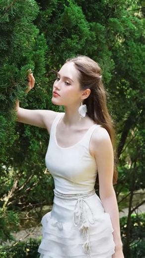 Maẩi trong trẻo, nữ tính trong BST mới từ Darling Diva | Mango Model Management