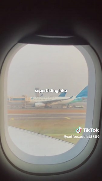 Lirik Lagu Denting oleh Melly Goeslaw