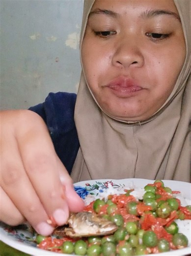 Makan simpe ikan asin ,sambel leunca #mukbang #mukbangvideo #masakanrumahan #masakansimple