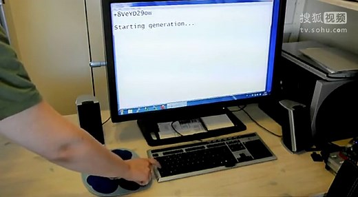 Geek极客展示把密码保存到电脑U盘上随身携带 DIY USB password generator