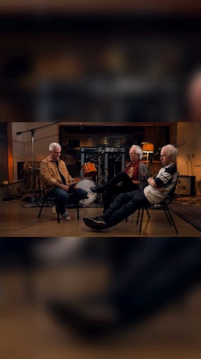 The guys reflect on the evolution of “Light My Fire.” Check out Rick Beato's interview with Robby Krieger and John Densmore, where they talk about the start of The Doors, making songs, times with Ray and Jim, and more. Full interview here: https://found.ee/InTheRoomDoors | The Doors