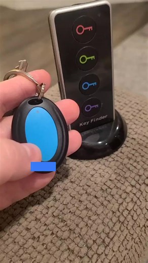 Lost your keys? Don't worry! This smart key finder comes with four different colored key fobs: press any one and it will make a sound, helping you quickly find your lost items. Convenient, simple, and stylish! Don't let your keys get lost when you need them most! #keychain #caraccessories #tiktokshop #keyfinder #CapCut