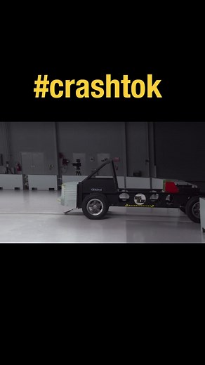 🎥 The 2023 Chrysler Pacifica goes through the updated side crash test and earns a good rating. The 2023-24 Pacifica is a TOP SAFETY PICK award winner. #carguy #crashtok #vanlife #van #carsoftiktok #cartok