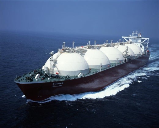 Un transportator rusesc de gaz natural lichefiat, atacat recent, este în derivă în Mediterana