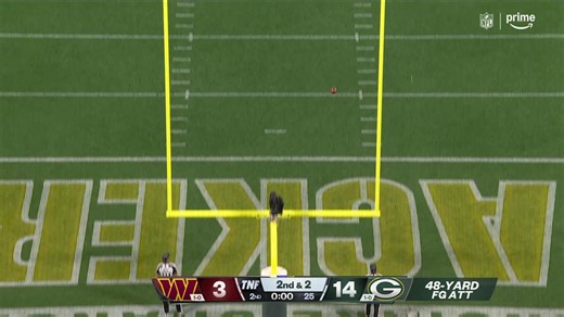 Doink alert! McManus' field goal attempt collides with the upright before halftime