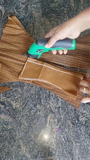 cotton blouse cutting with electric scissor 🫶#justastitch #stitching